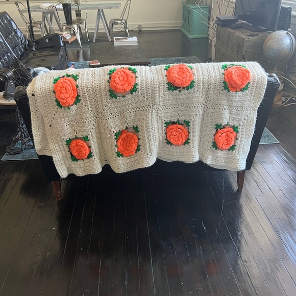 Vintage Large 3D Floral Crochet Afghan Throw Blanket 1970’s Bohemian Quilt - Picture 5 of 6